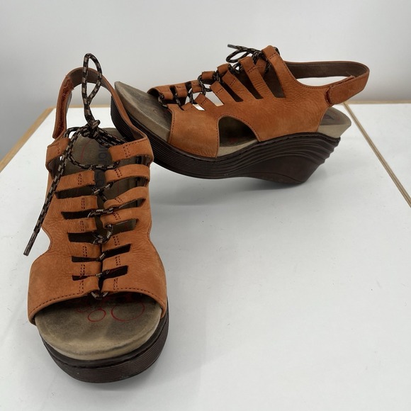 Bionica Women's Ghillie Sirus Wedge Leather Sandals Size 9.5 Orange Cognac - Picture 1 of 12